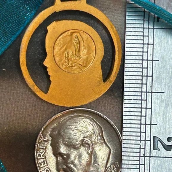 Vintage Gold Plated Virgin Mary Our Lady of Lourdes Religious Pendant Charm - Picture 2 of 5